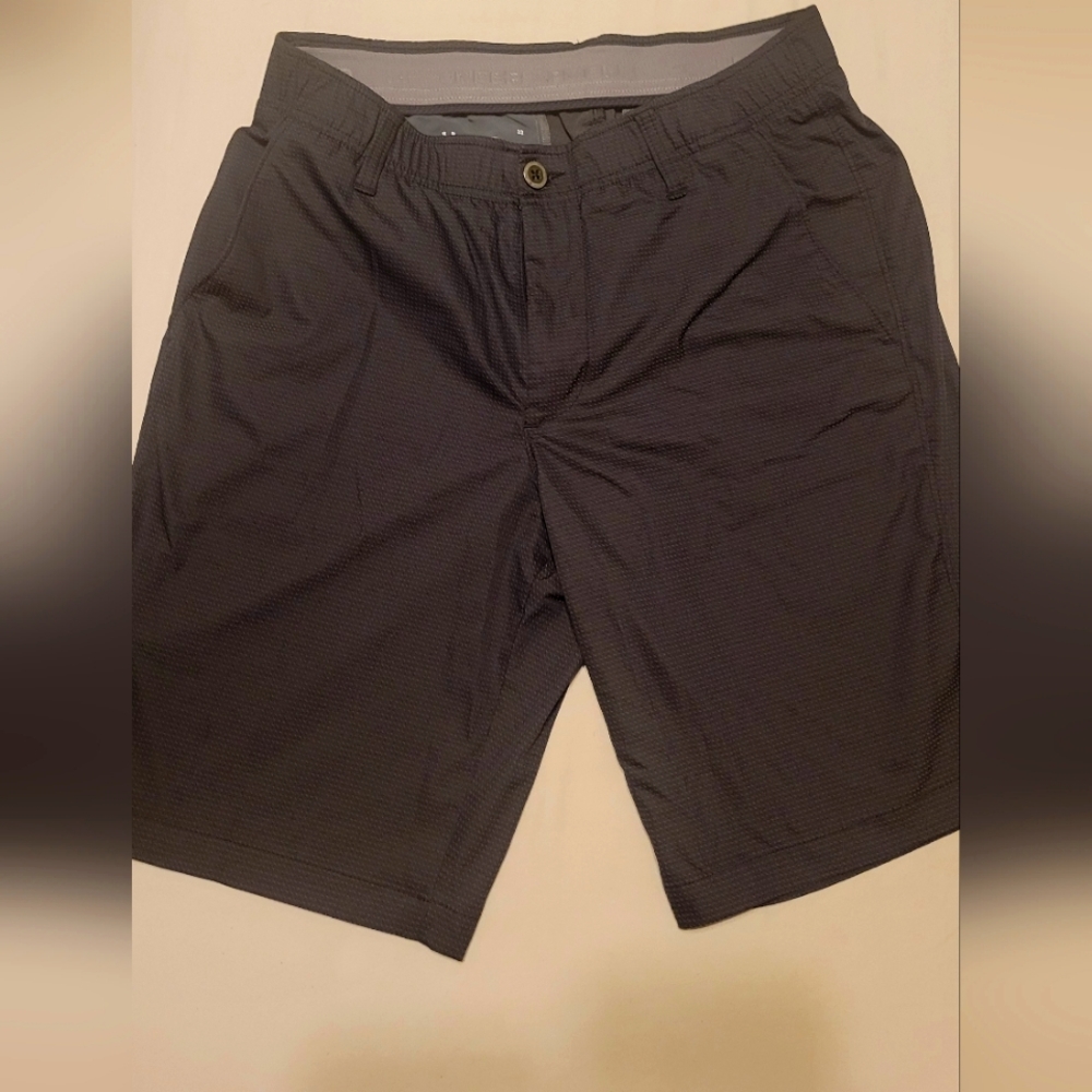 Under Armour Men's Heatgear shorts 32 - Black
